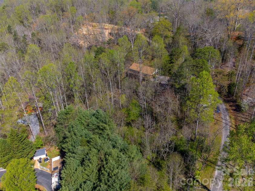 201 Windcrest Ridge, Sylva, NC 28779.  MLS# CAR4367341, YatesRealty ID 23782. 