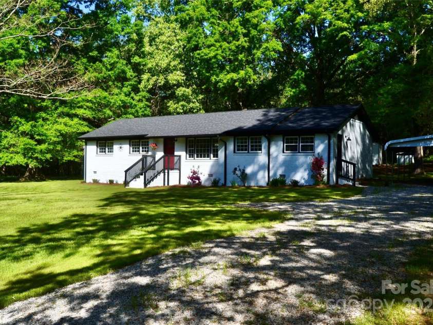 6726 Lockhart Road, Sharon, SC 29742.  MLS# CAR4211282, YatesRealty ID 23782. 