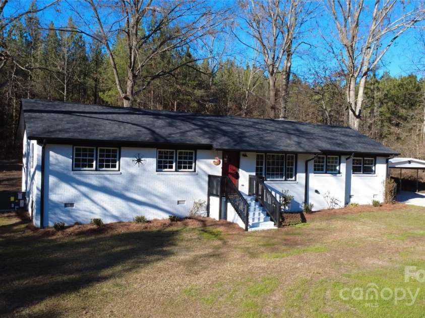 6726 Lockhart Road, Sharon, SC 29742.  MLS# CAR4211282, YatesRealty ID 23782. Welcome Home!