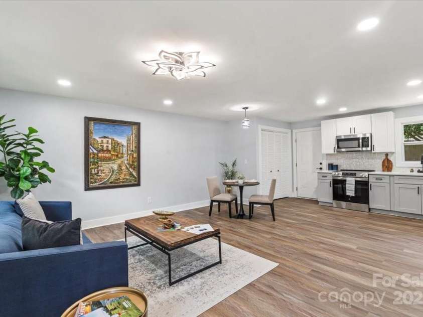 10514 Harbor Drive, Charlotte, NC 28214.  MLS# CAR4270784, YatesRealty ID 23783. 