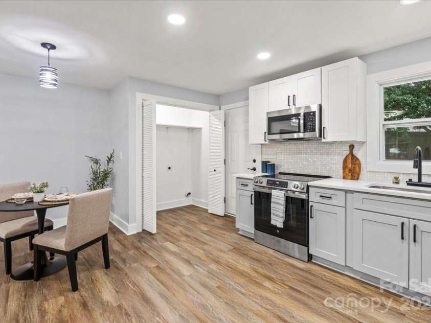 10514 Harbor Drive, Charlotte, NC 28214.  MLS# CAR4270784, YatesRealty ID 23783. 