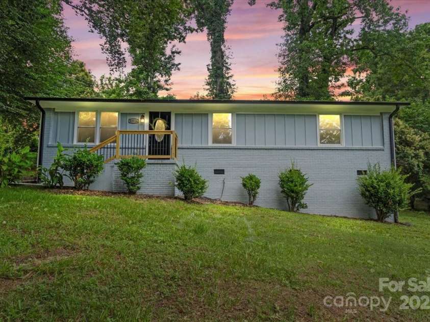 10514 Harbor Drive, Charlotte, NC 28214.  MLS# CAR4270784, YatesRealty ID 23783. 