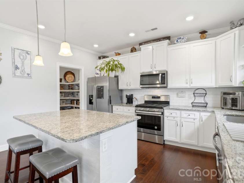 4224 Allenby Place, Monroe, NC 28110.  MLS# CAR4380450, YatesRealty ID 23783. Kitchen