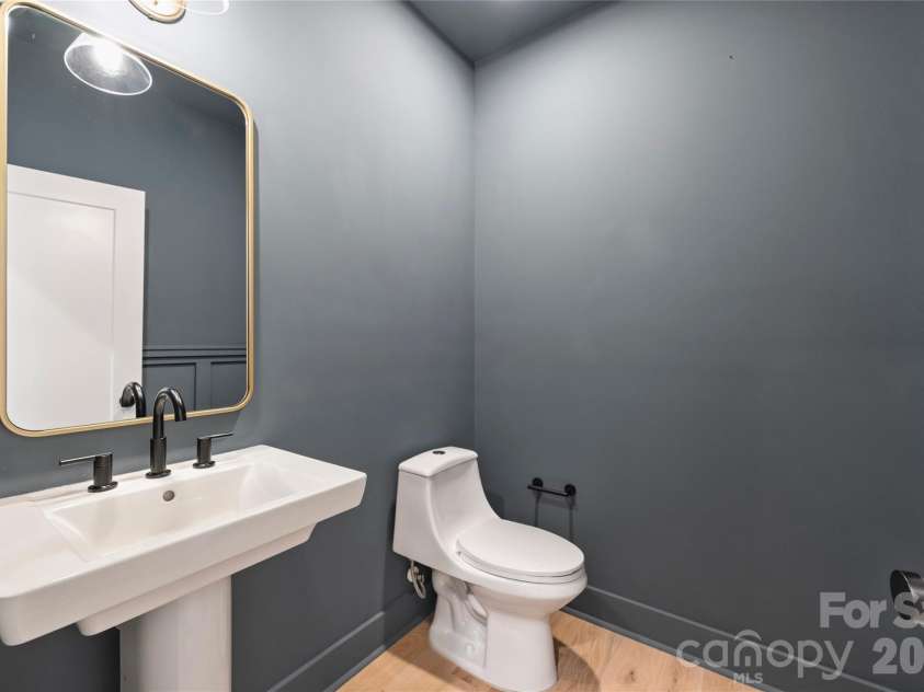 2027 Thurmond Place, Charlotte, NC 28205.  MLS# CAR4380567, YatesRealty ID 23784. 