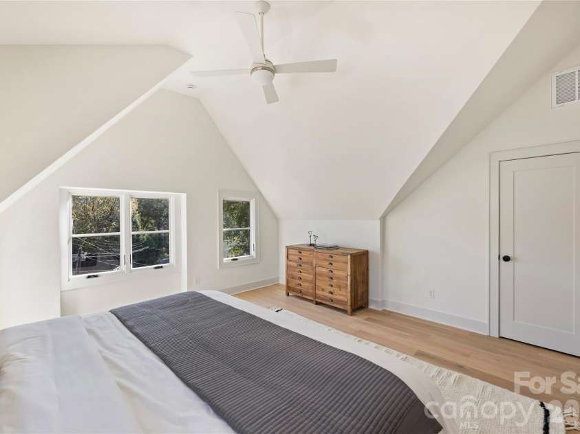 2027 Thurmond Place, Charlotte, NC 28205.  MLS# CAR4380567, YatesRealty ID 23784. 