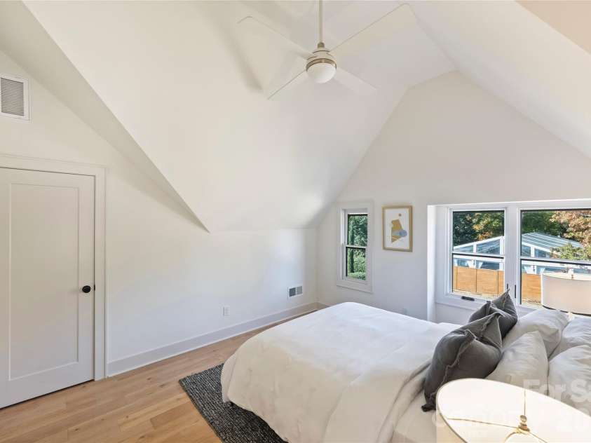 2027 Thurmond Place, Charlotte, NC 28205.  MLS# CAR4380567, YatesRealty ID 23784. 