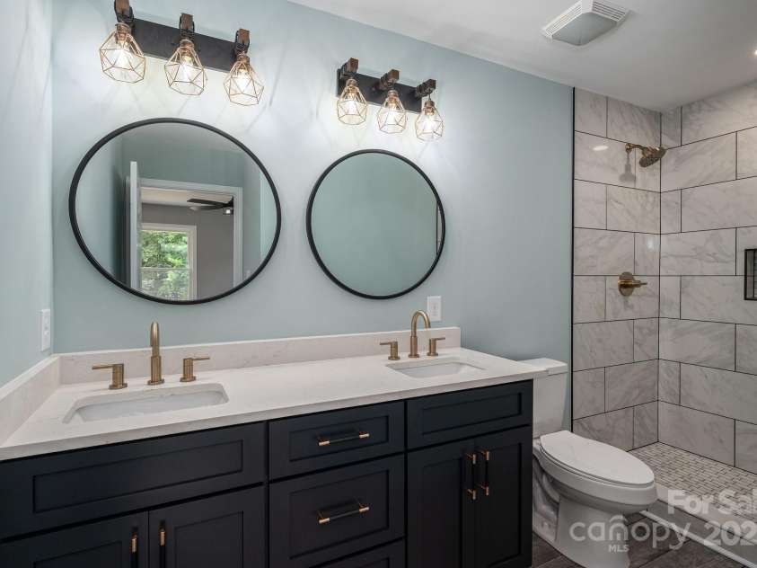 1428 E Main Street, Cherryville, NC 28021.  MLS# CAR4253438, YatesRealty ID 23785. Master Bath