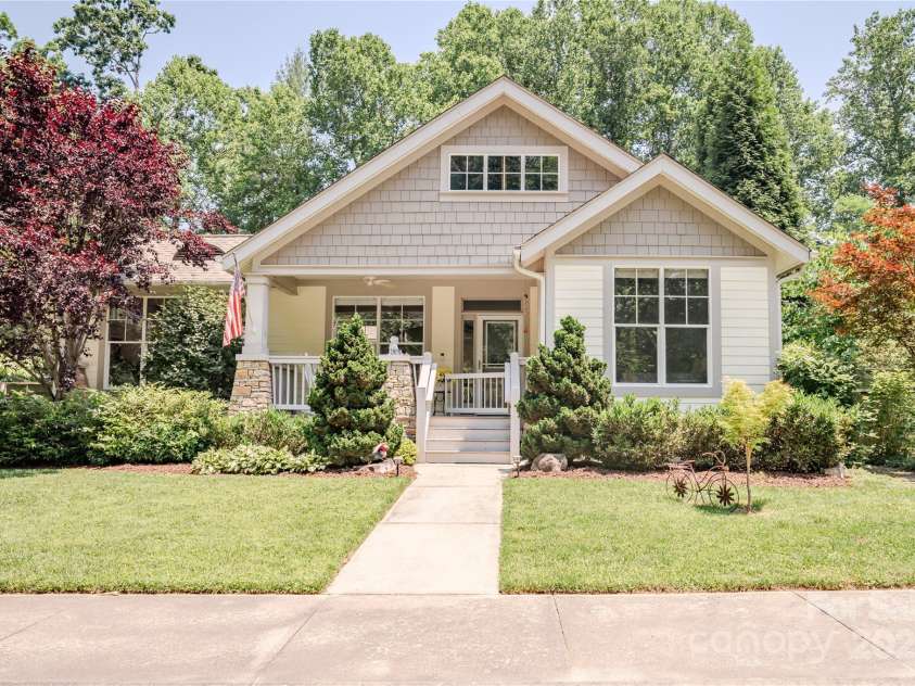 89 Covered Bridge Drive, Flat Rock, NC 28731.  MLS# CAR4271519, YatesRealty ID 23786. 
