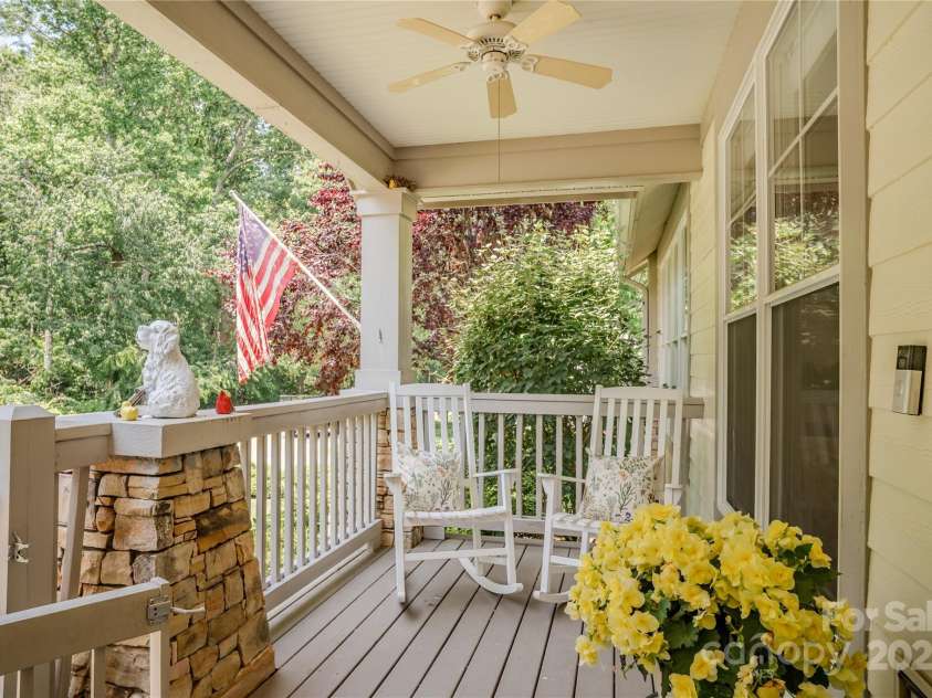 89 Covered Bridge Drive, Flat Rock, NC 28731.  MLS# CAR4271519, YatesRealty ID 23786. 