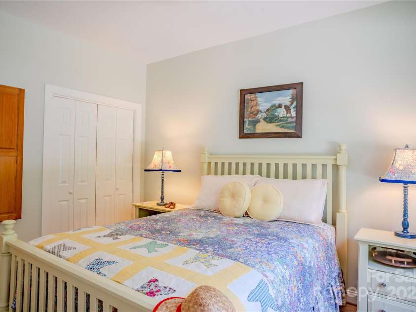 89 Covered Bridge Drive, Flat Rock, NC 28731.  MLS# CAR4271519, YatesRealty ID 23786. 