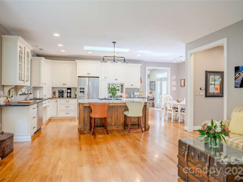 89 Covered Bridge Drive, Flat Rock, NC 28731.  MLS# CAR4271519, YatesRealty ID 23786. 