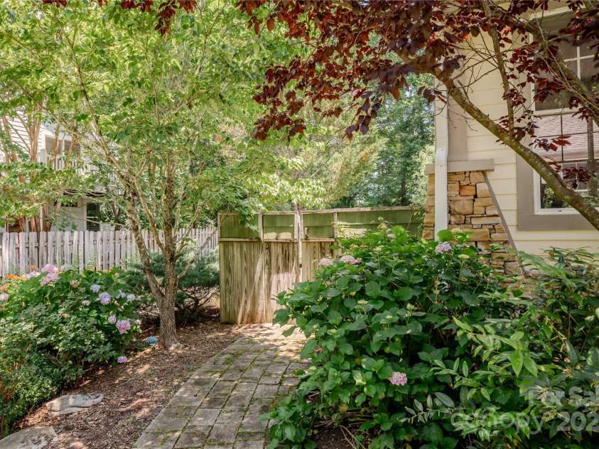 89 Covered Bridge Drive, Flat Rock, NC 28731.  MLS# CAR4271519, YatesRealty ID 23786. 