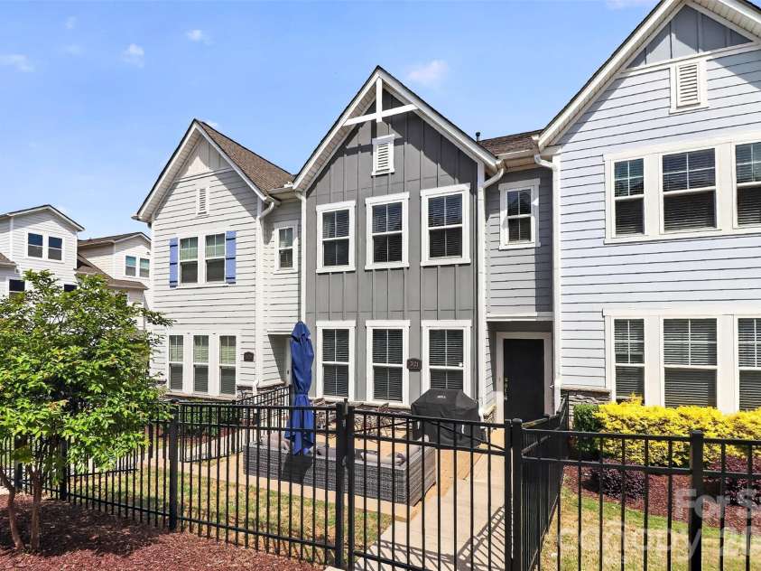 3121 Ada Mill Alley, Charlotte, NC 28205.  MLS# CAR4368700, YatesRealty ID 23787. 