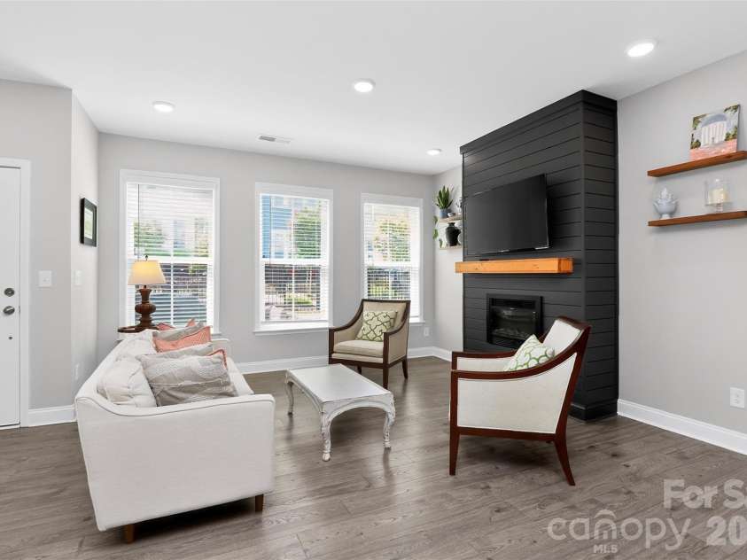 3121 Ada Mill Alley, Charlotte, NC 28205.  MLS# CAR4368700, YatesRealty ID 23787. 