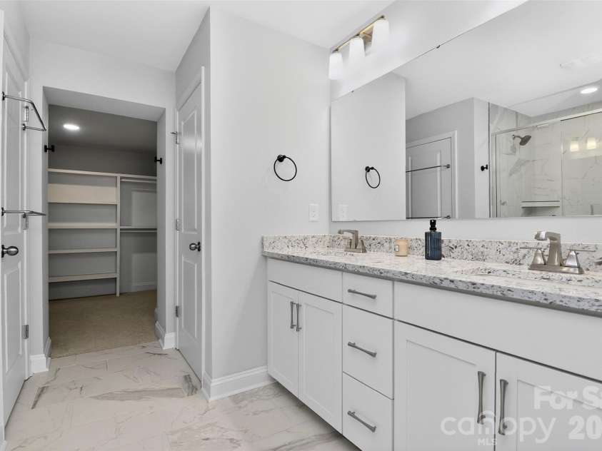 3121 Ada Mill Alley, Charlotte, NC 28205.  MLS# CAR4368700, YatesRealty ID 23787. 