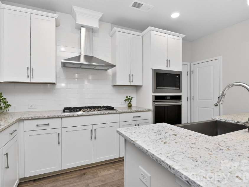 3121 Ada Mill Alley, Charlotte, NC 28205.  MLS# CAR4424824, YatesRealty ID 23787. 
