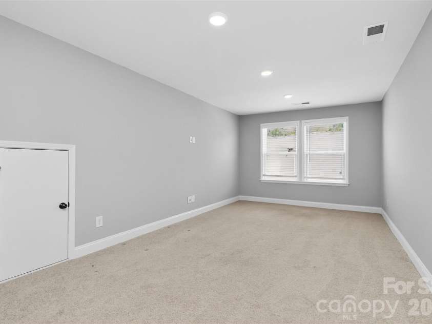 3121 Ada Mill Alley, Charlotte, NC 28205.  MLS# CAR4424824, YatesRealty ID 23787. 