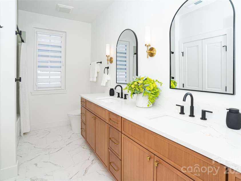 6711 Creft Circle, Lake Park, NC 28079.  MLS# CAR4272236, YatesRealty ID 23787. Full Bath - Upper Floor