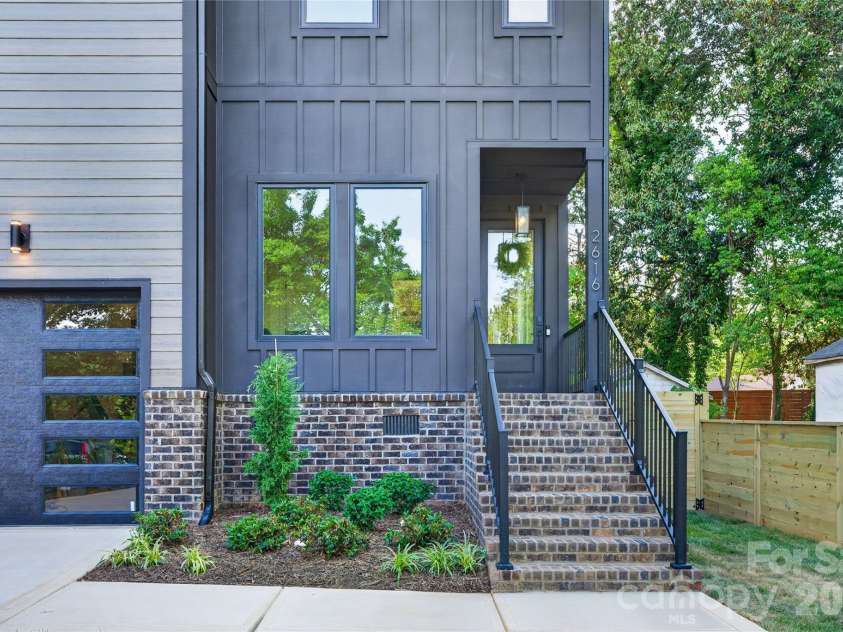 2616 Revolution Park Drive, Charlotte, NC 28208.  MLS# CAR4377244, YatesRealty ID 23788. 