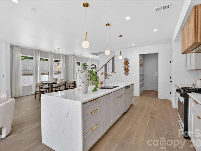 2616 Revolution Park Drive, Charlotte, NC 28208.  MLS# CAR4377244, YatesRealty ID 23788. 