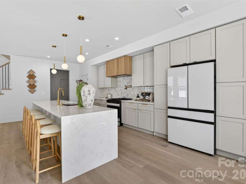 2616 Revolution Park Drive, Charlotte, NC 28208.  MLS# CAR4377244, YatesRealty ID 23788. 