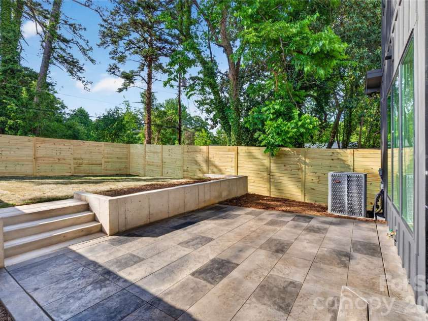 2616 Revolution Park Drive, Charlotte, NC 28208.  MLS# CAR4377244, YatesRealty ID 23788. 