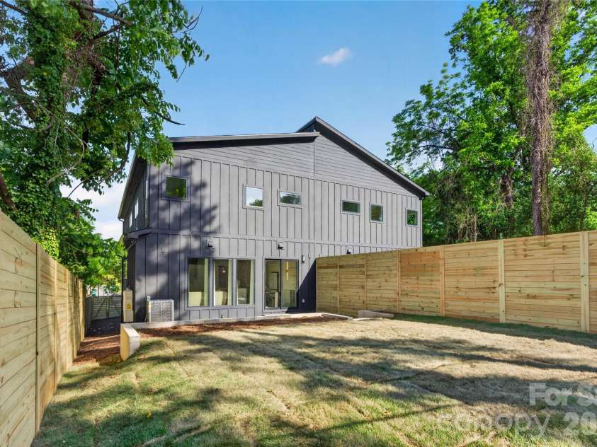 2616 Revolution Park Drive, Charlotte, NC 28208.  MLS# CAR4377244, YatesRealty ID 23788. 