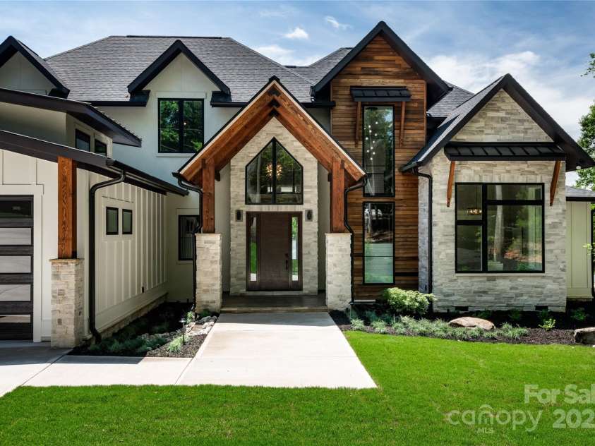 301 Riverwood Road, Mooresville, NC 28117.  MLS# CAR4258514, YatesRealty ID 23788. 