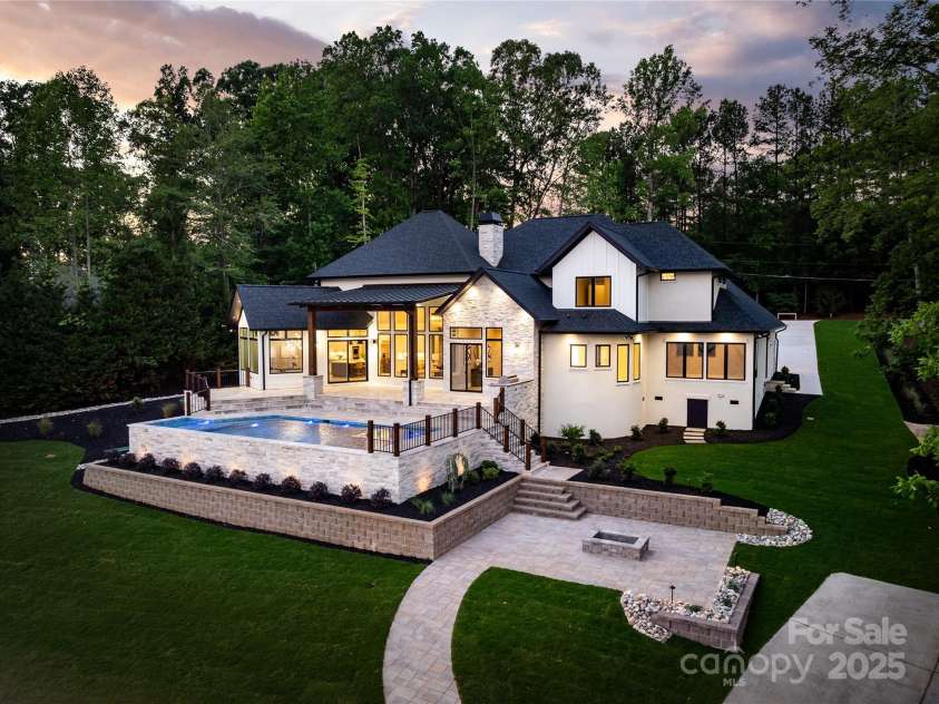 301 Riverwood Road, Mooresville, NC 28117.  MLS# CAR4258514, YatesRealty ID 23788. 