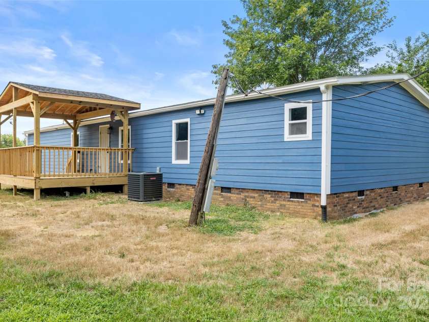 4351 Saluda Road, Rock Hill, SC 29730.  MLS# CAR4275984, YatesRealty ID 23789. 