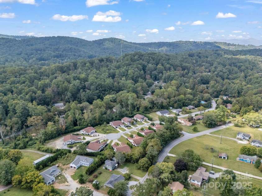 14 Cornerstone Way, Hendersonville, NC 28791.  MLS# CAR4306629, YatesRealty ID 2379. 