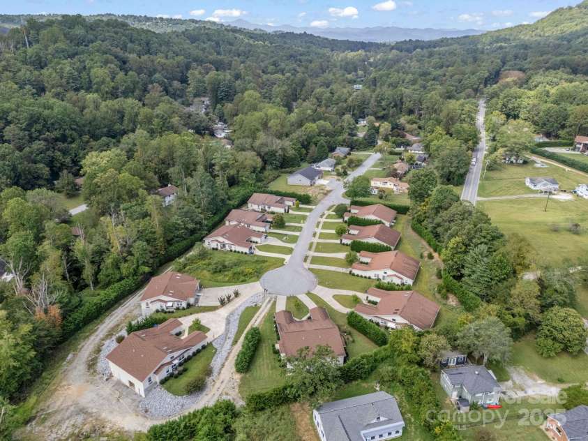 14 Cornerstone Way, Hendersonville, NC 28791.  MLS# CAR4306629, YatesRealty ID 2379. 