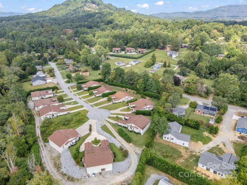 14 Cornerstone Way, Hendersonville, NC 28791.  MLS# CAR4306629, YatesRealty ID 2379. 
