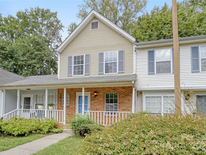 6325 Windsor Gate Lane, Charlotte, NC 28215.  MLS# CAR4213899, YatesRealty ID 2379. 