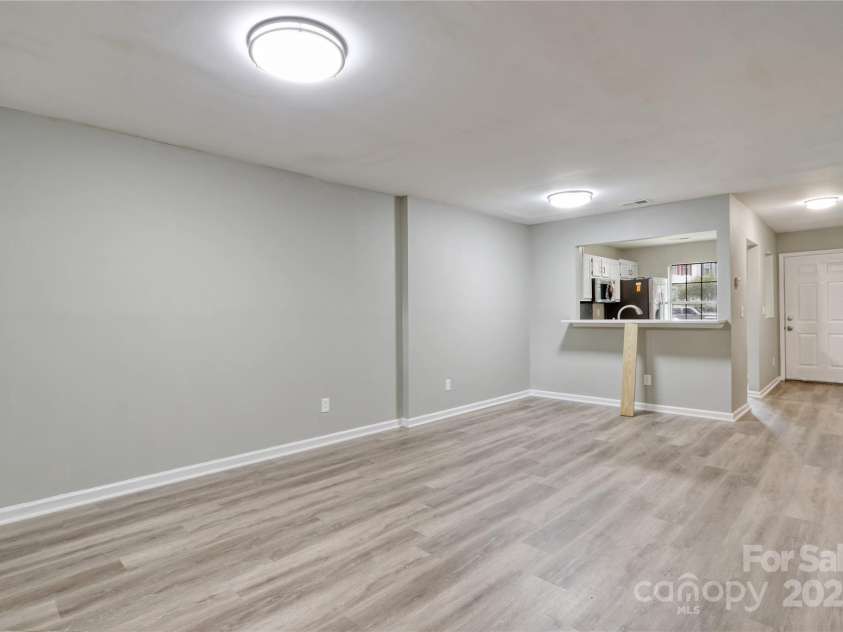 6325 Windsor Gate Lane, Charlotte, NC 28215.  MLS# CAR4213899, YatesRealty ID 2379. 