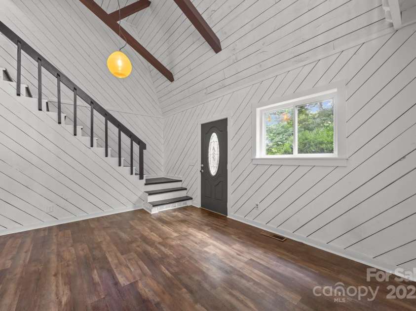 3276 Howard Gap Road, Hendersonville, NC 28792.  MLS# CAR4276370, YatesRealty ID 23790. 