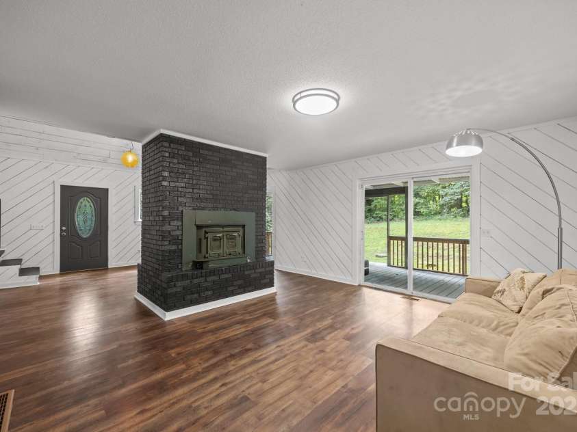 3276 Howard Gap Road, Hendersonville, NC 28792.  MLS# CAR4276370, YatesRealty ID 23790. 