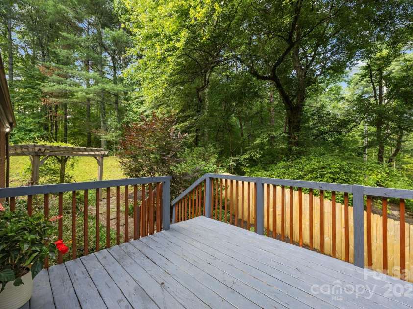3276 Howard Gap Road, Hendersonville, NC 28792.  MLS# CAR4276370, YatesRealty ID 23790. 