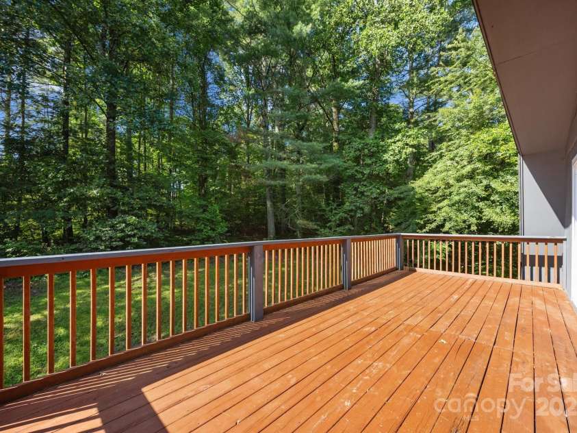 3276 Howard Gap Road, Hendersonville, NC 28792.  MLS# CAR4276370, YatesRealty ID 23790. 