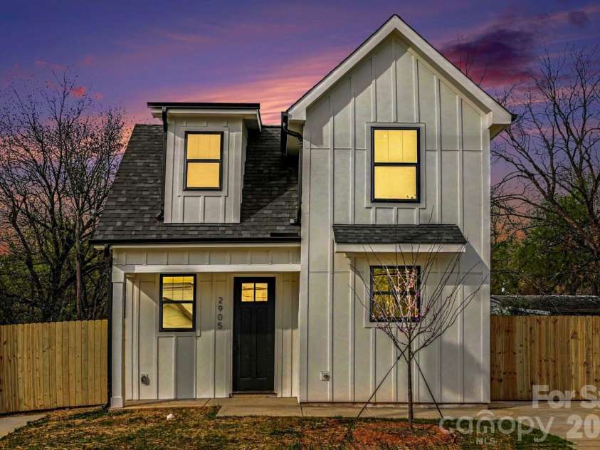 2903/2905 Clyde Drive, Charlotte, NC 28208.  MLS# CAR4377038, YatesRealty ID 23791. 