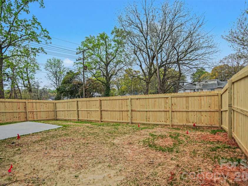 2903/2905 Clyde Drive, Charlotte, NC 28208.  MLS# CAR4377038, YatesRealty ID 23791. 