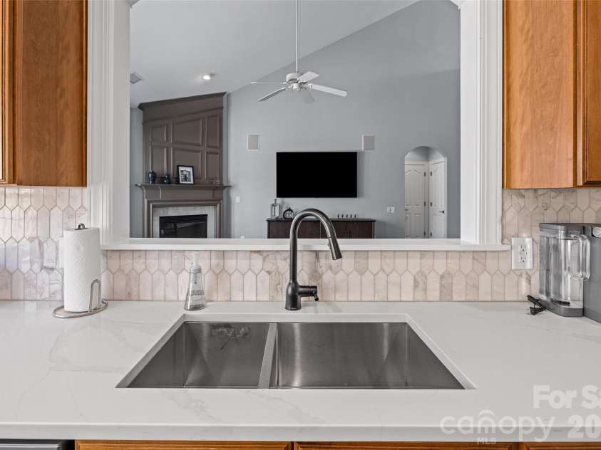 10614 Morablin Drive, Charlotte, NC 28277.  MLS# CAR4379043, YatesRealty ID 23793. 