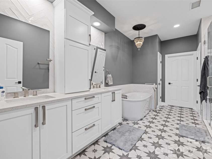 10614 Morablin Drive, Charlotte, NC 28277.  MLS# CAR4379043, YatesRealty ID 23793. 