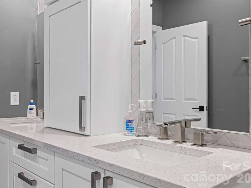 10614 Morablin Drive, Charlotte, NC 28277.  MLS# CAR4379043, YatesRealty ID 23793. 
