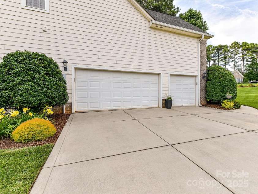 105 Beech Bluff Drive, Mount Holly, NC 28120.  MLS# CAR4267231, YatesRealty ID 23794. 