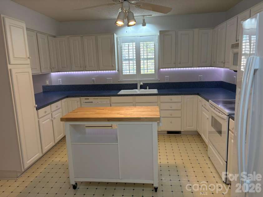 107 Forrest Glenn Court, King, NC 27021.  MLS# CAR4350946, YatesRealty ID 23795. 