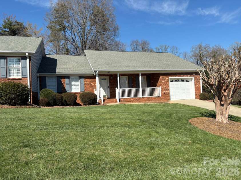 107 Forrest Glenn Court, King, NC 27021.  MLS# CAR4350946, YatesRealty ID 23795. 