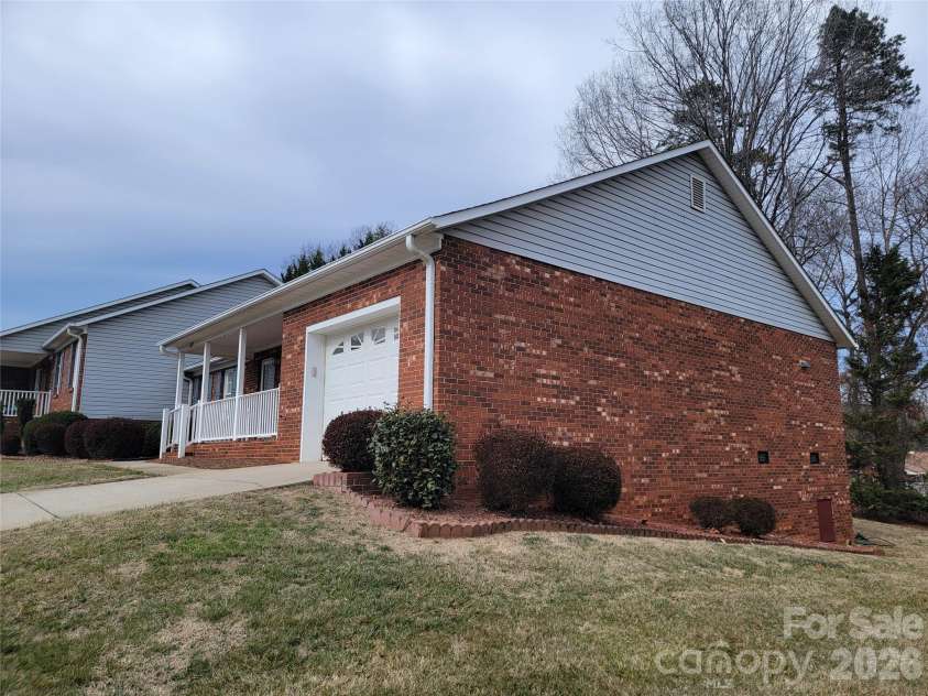107 Forrest Glenn Court, King, NC 27021.  MLS# CAR4350946, YatesRealty ID 23795. End Unit Side