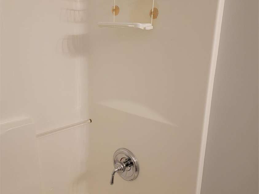 107 Forrest Glenn Court, King, NC 27021.  MLS# CAR4350946, YatesRealty ID 23795. Full Hall Bath Shower