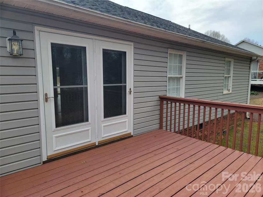 107 Forrest Glenn Court, King, NC 27021.  MLS# CAR4350946, YatesRealty ID 23795. Rear Deck